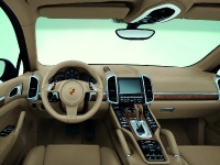 thumbs 2011 Porsche Cayenne SUV (11) photo